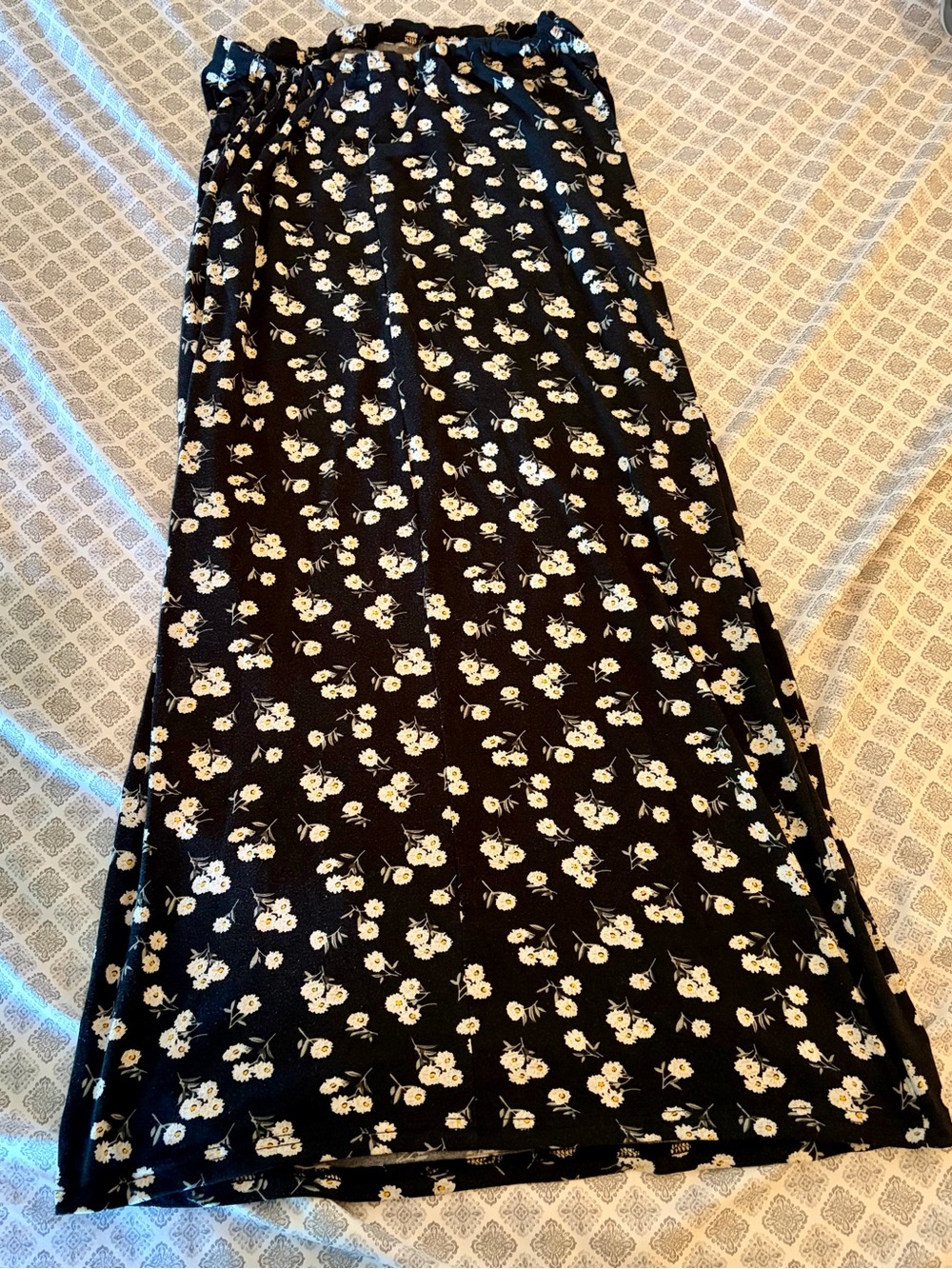 SHEIN Black Maxi Skirt with White Floral Print